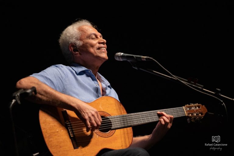 Paulinho da Viola se apresenta no Circo Voador